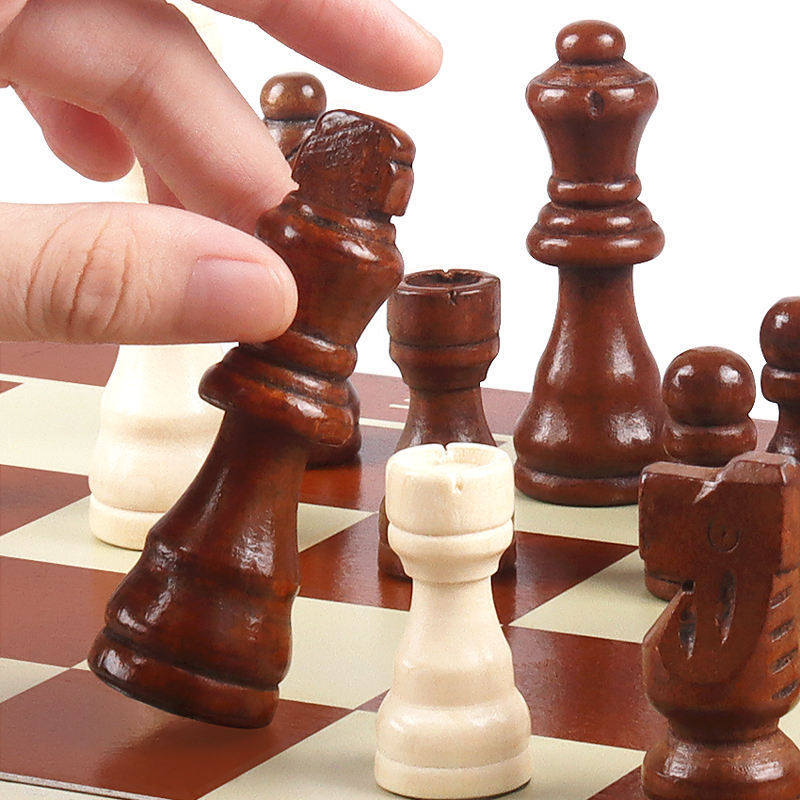 High quality classic wooden magnetic chess game set folding wooden chess board with chess