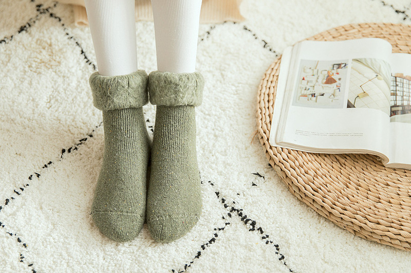 Warm and velvet wool socks floor socks ski socks