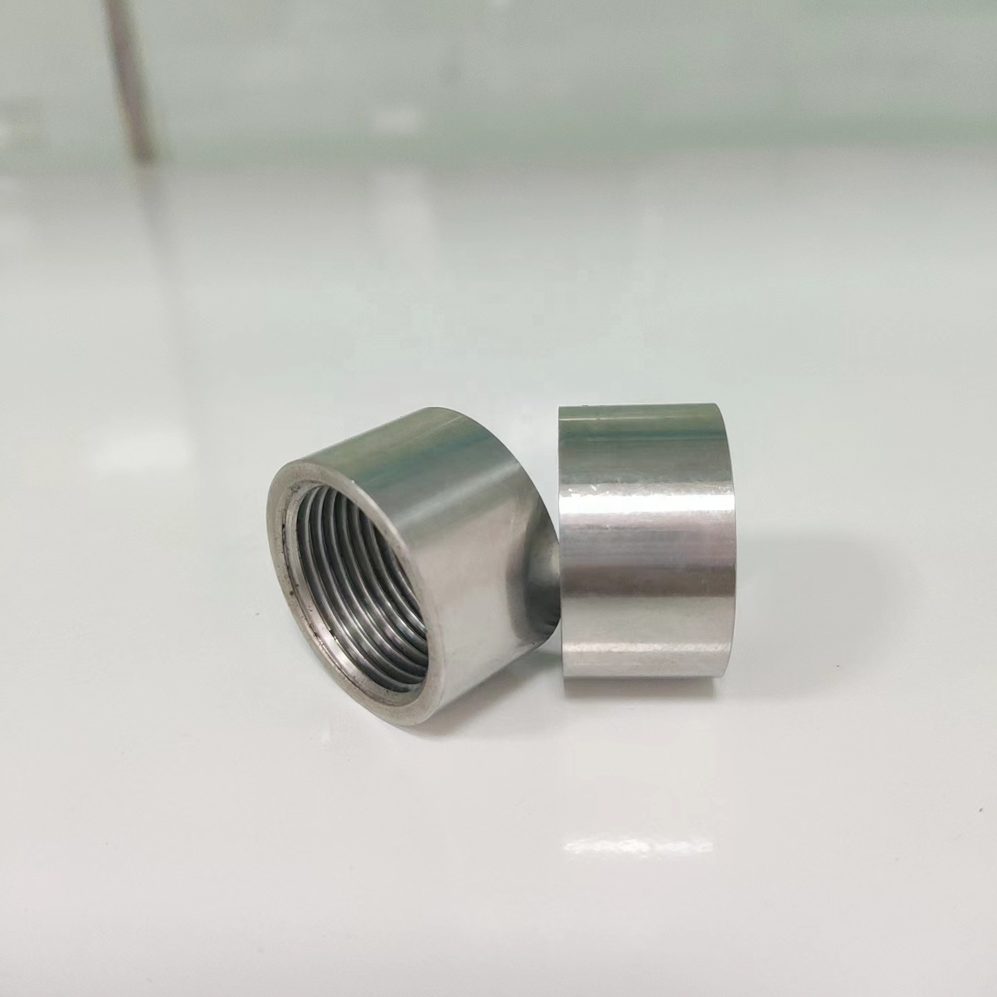 Factory sales  304 /316 Stainless Steel Pipe Fittings half Coupling Female Thread BSPP NPT 1/2 