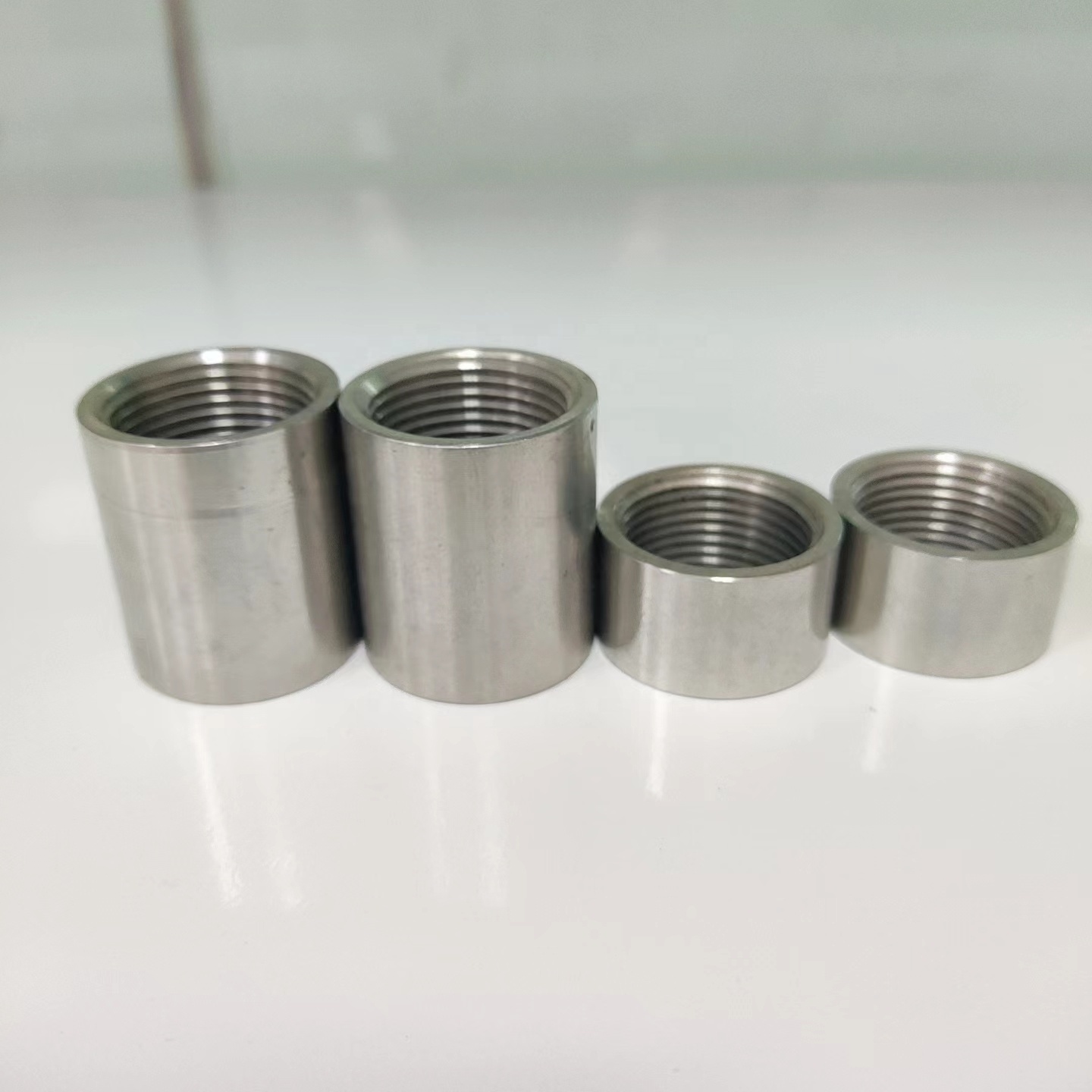 Factory sales  304 /316 Stainless Steel Pipe Fittings half Coupling Female Thread BSPP NPT 1/2 