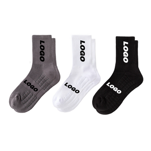 Wholesale men women custom logo cotton socks new fashion plain color crew sport socks custom logo