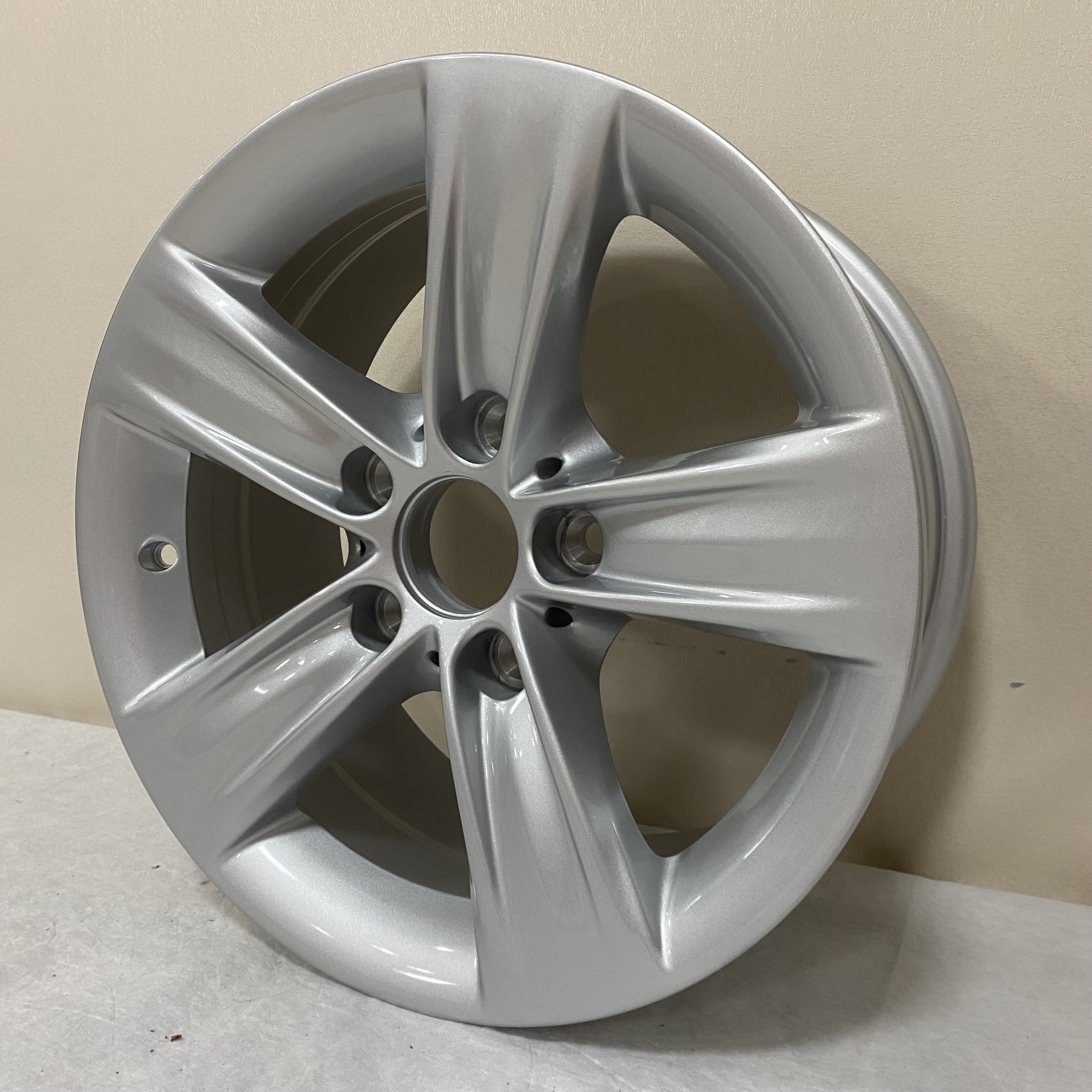 Wholesale Direct Supply 16 Inch 5*120 Casting Silver Coating Aluminum Alloy Wheel Rim For BMW