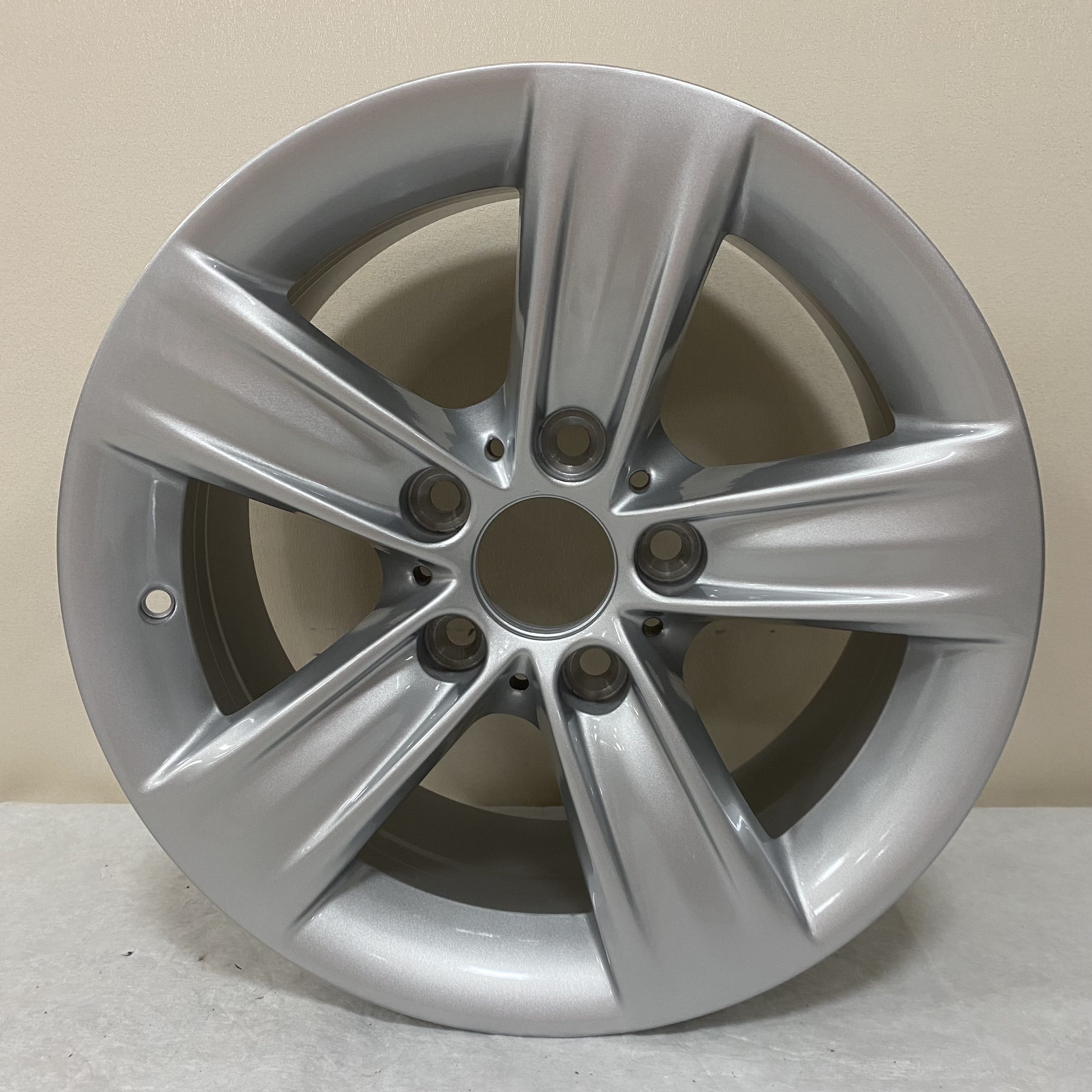 Wholesale Direct Supply 16 Inch 5*120 Casting Silver Coating Aluminum Alloy Wheel Rim For BMW