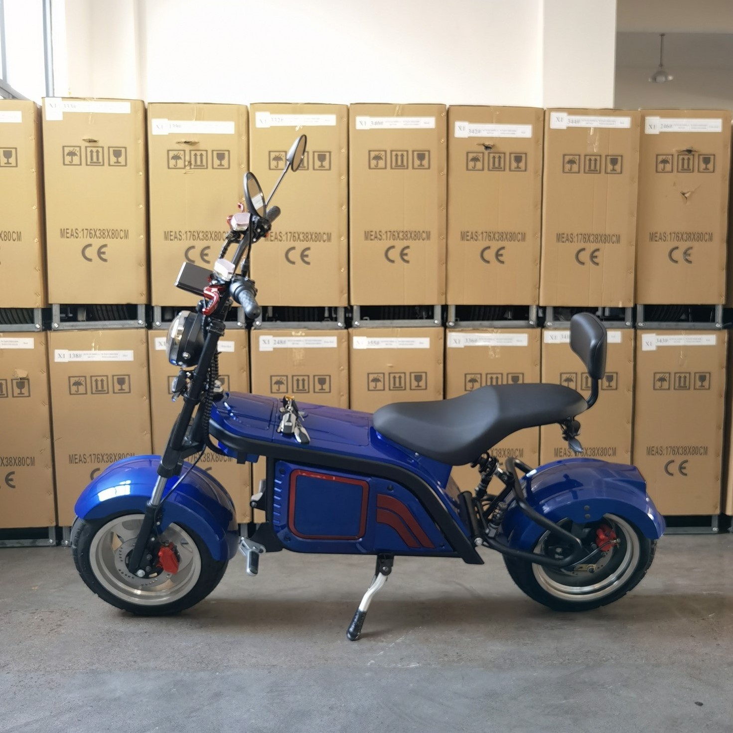 Emark EEC COC European Warehouse Sur Miku Electric Scooter Citycoco Wheel Tailg Electric Motorcycle