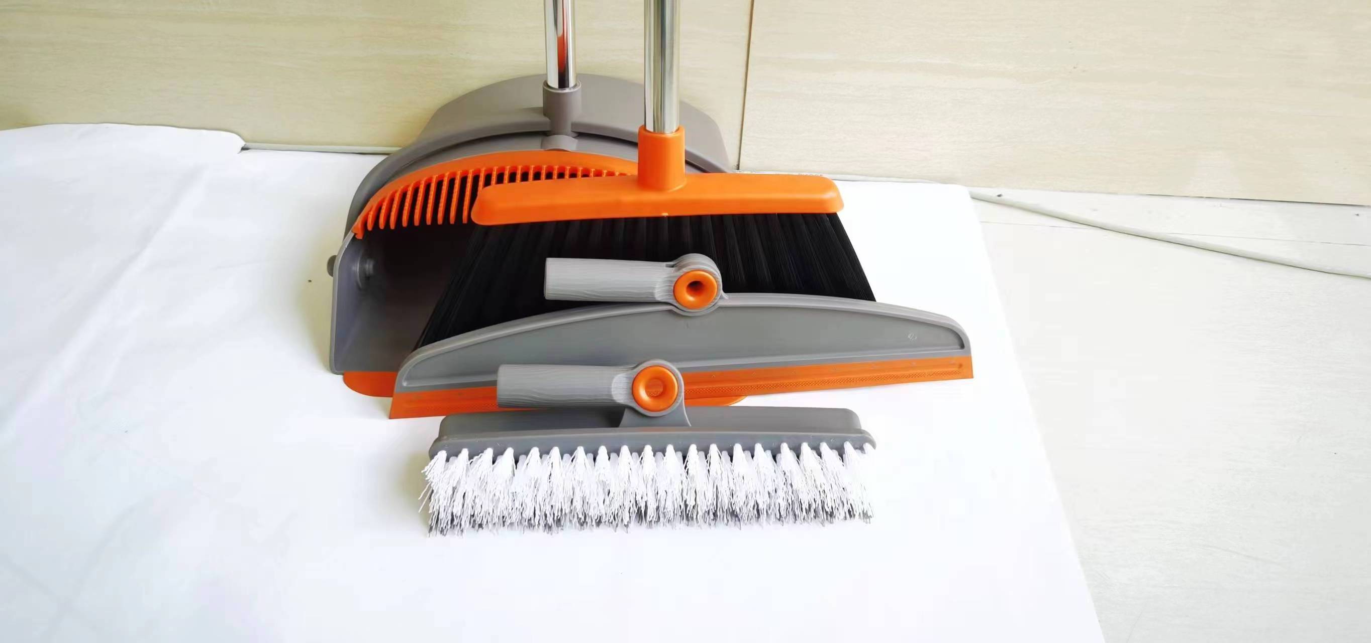 Wholesale Household Metal Handle Hair Remover Broom Ceiling Cleaning Carpet Broom And Dustpan