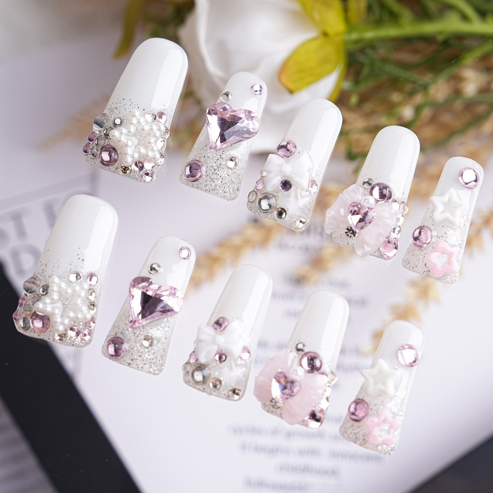 Personalized White Gel Nails Cute Wide Duck Bill Acrylic Hand Made Press On Nails With Rhinestone