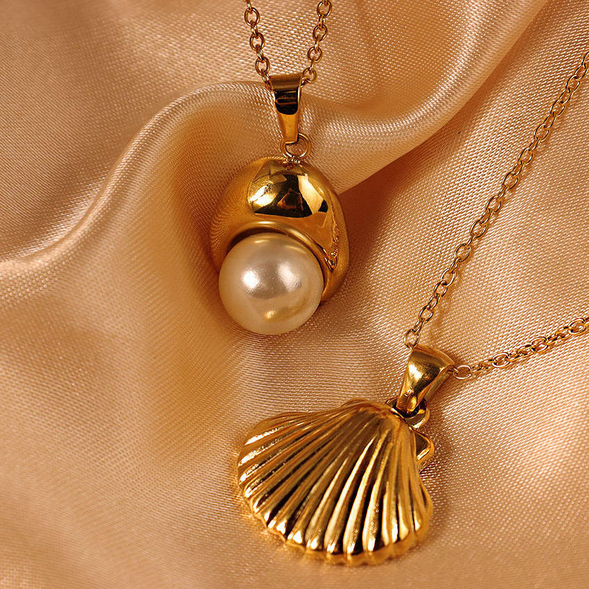 Wholesale High Quality PVD 18k Gold Plated Seashell Necklace Waterproof Pearl Necklace Summer Style Charm Necklace