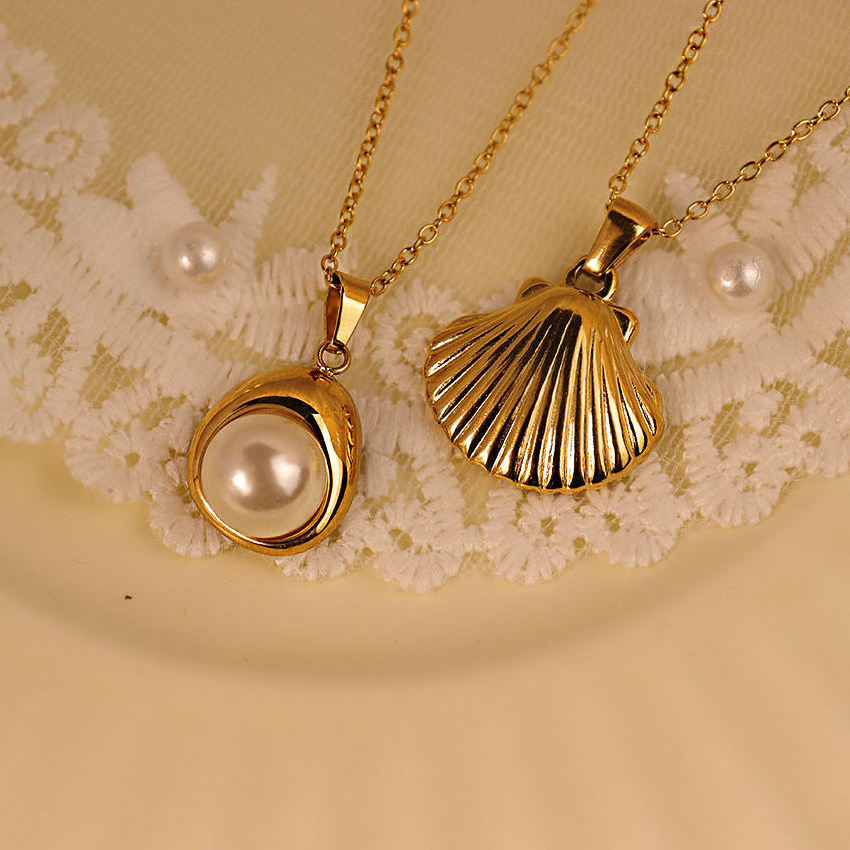 Wholesale High Quality PVD 18k Gold Plated Seashell Necklace Waterproof Pearl Necklace Summer Style Charm Necklace