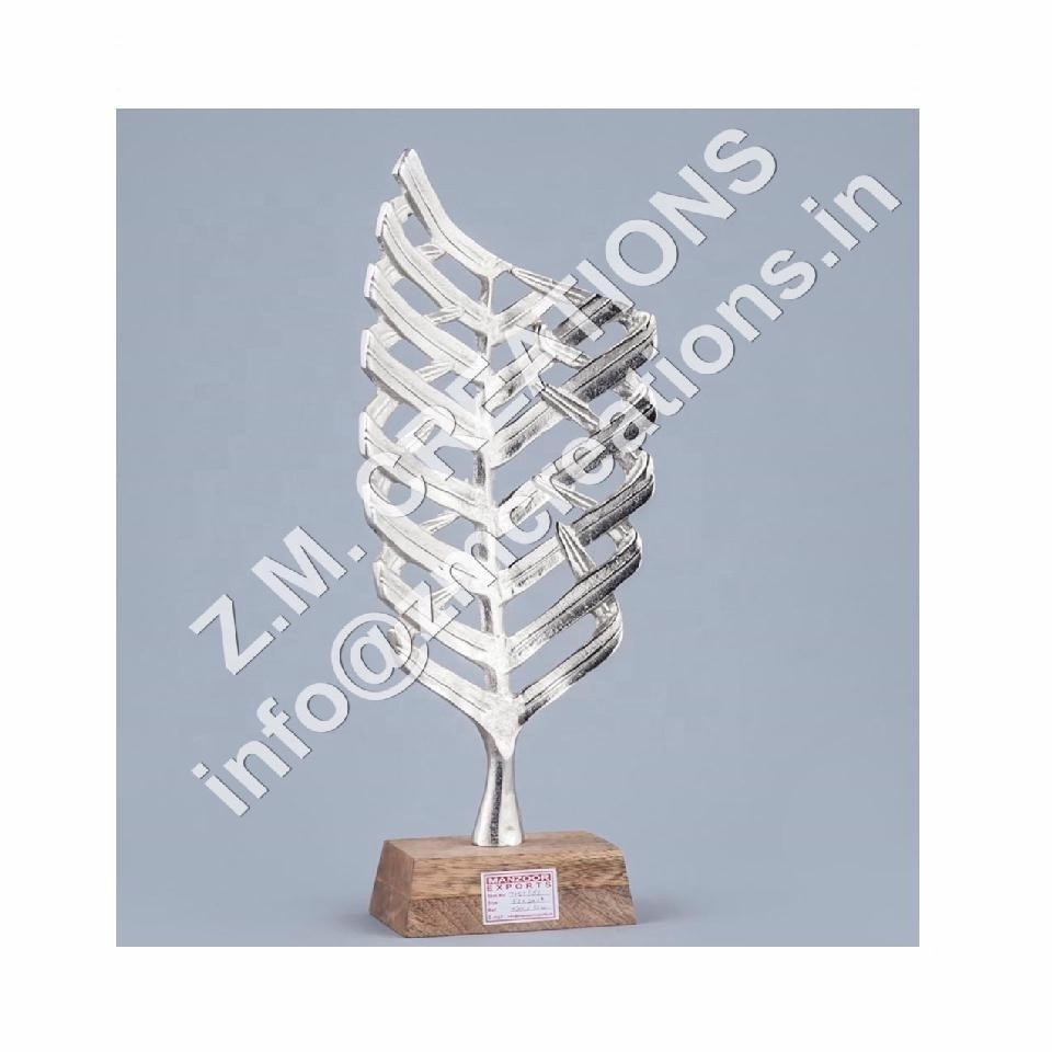 Leaf Sculpture On Wooden Base Modern Art Silver Leaf Metal Decoration Items Table Top Metal Art For Home And Hotel Decoration