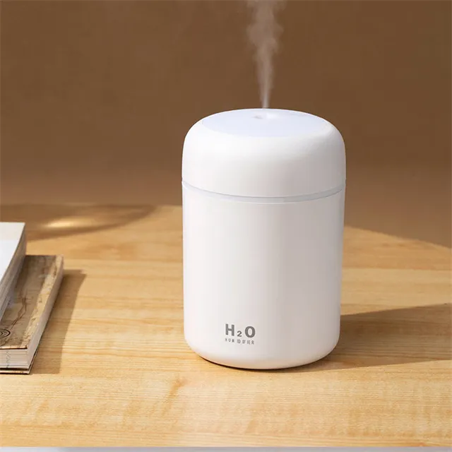 2023 China Hot Sale 300ml Car Small Air Humidifier Aroma Diffuser Portable Led Rainbow Smart Mist Usb air Humidifier