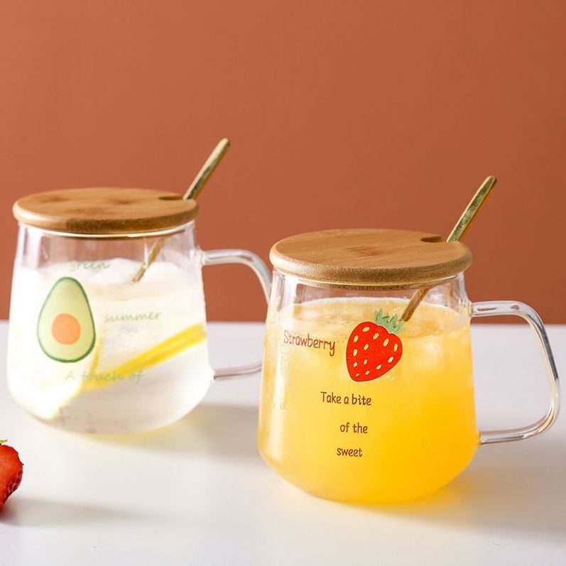 Zogifts Cartoon Big Capacity Lovely Clear Glass Mug Wooden Lids Customized Brief Household Strawberry Milk Juicer Cup