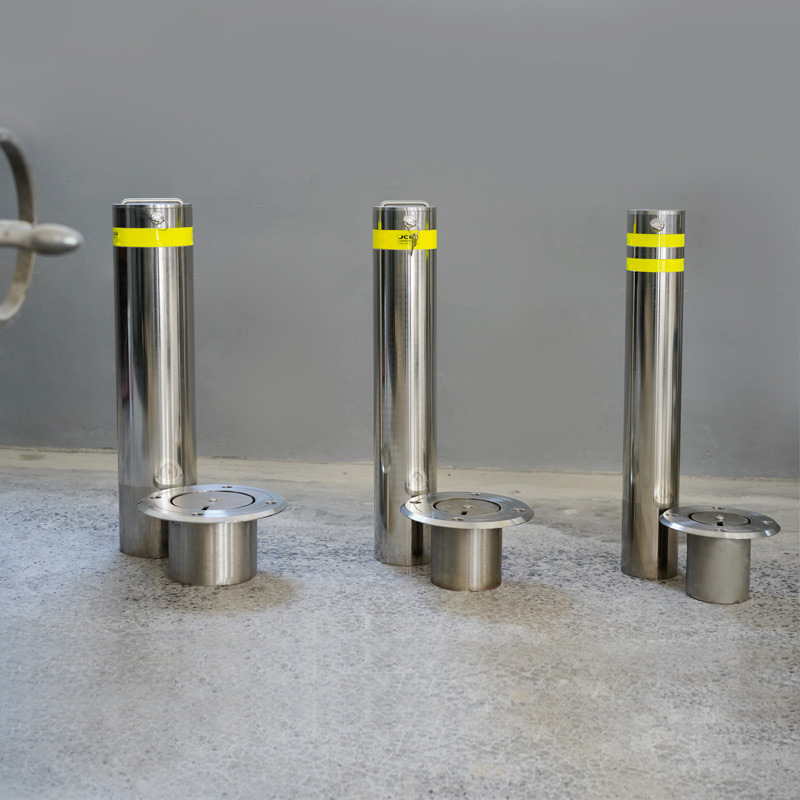 Stainless steel removable parking space bollards for sale bollard barricade