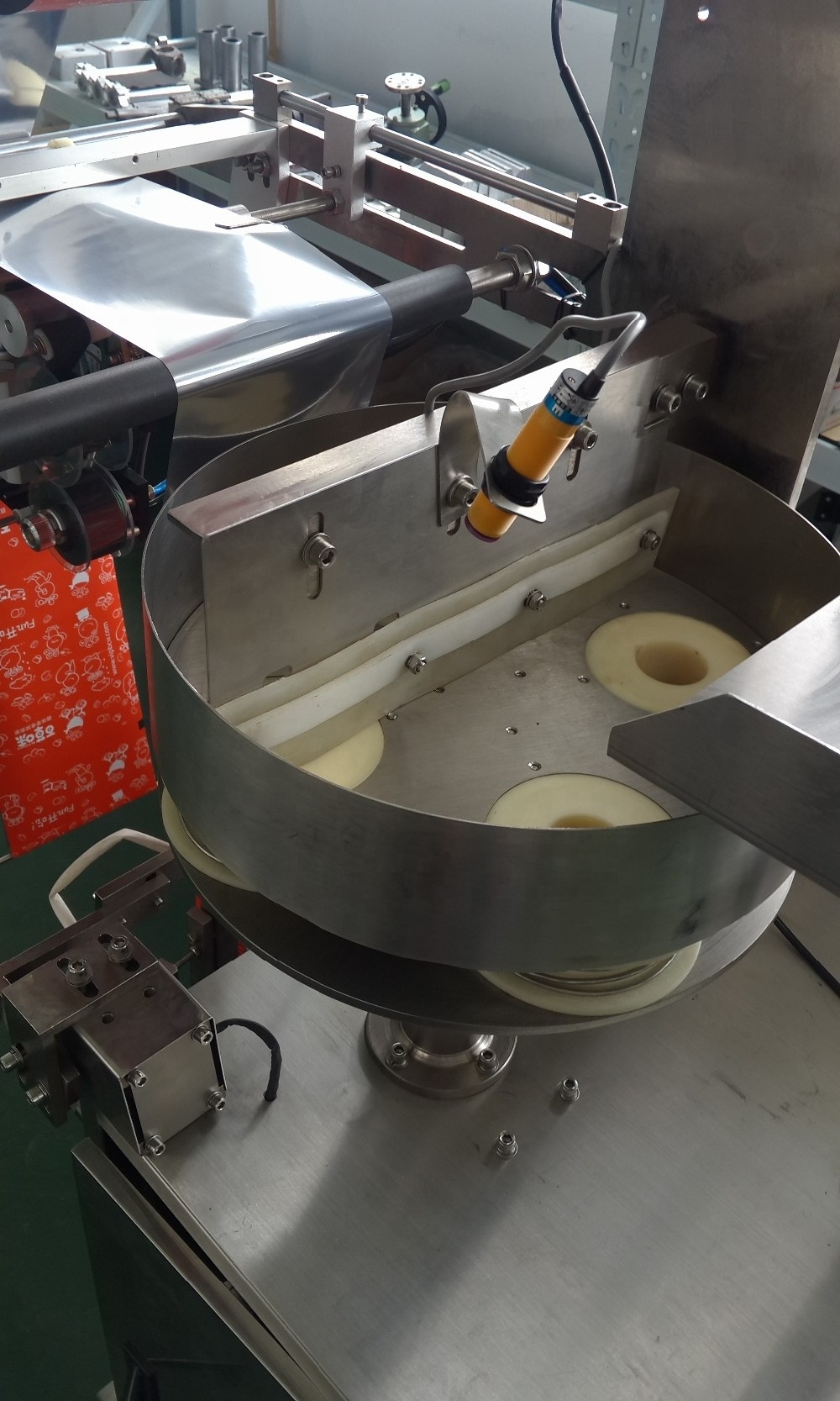 Automatic food weighing packaging vffs sachet packing machine for rice/oats/salt/powder