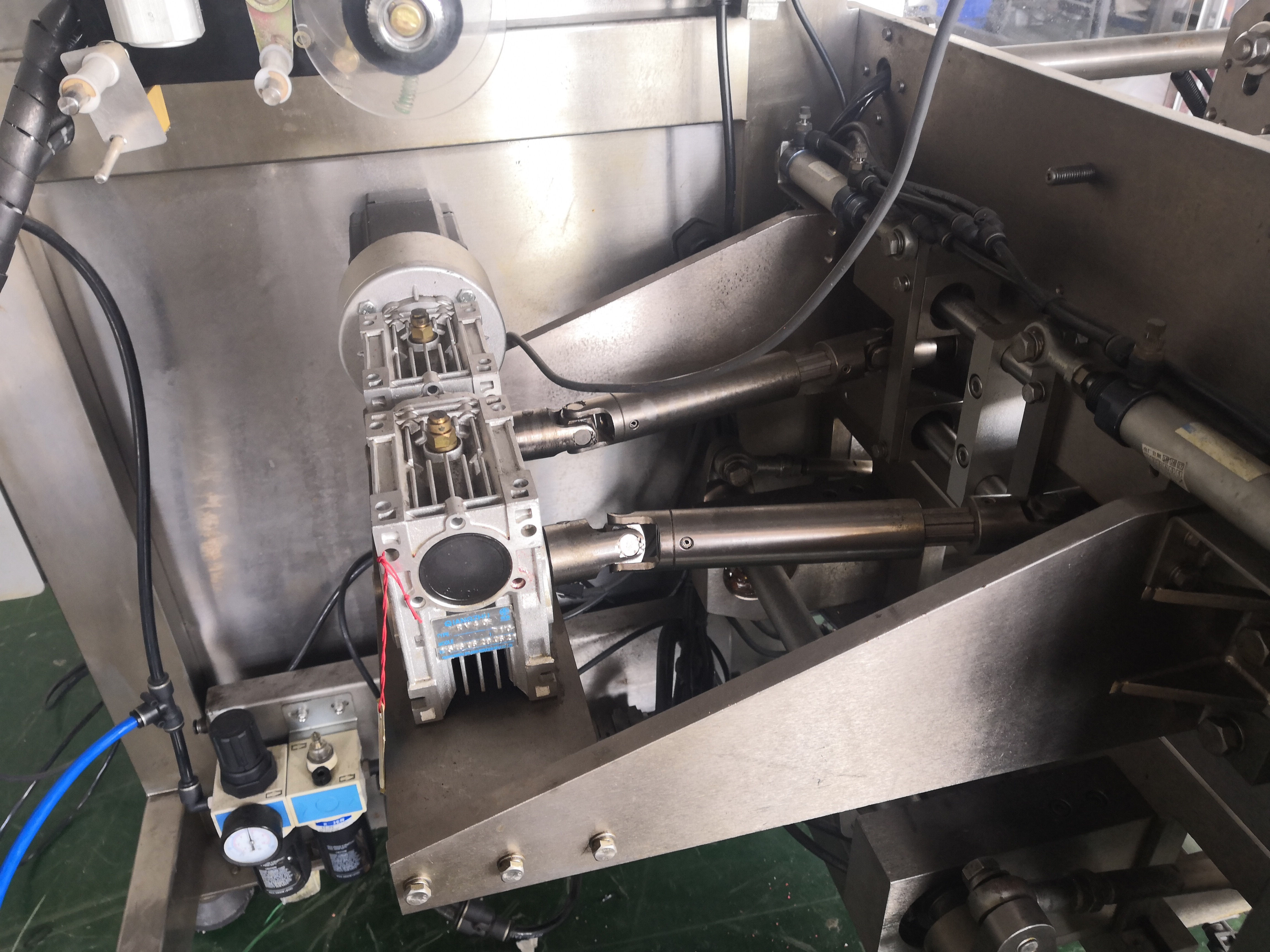 Automatic pe film making bag pickle bags packing machine