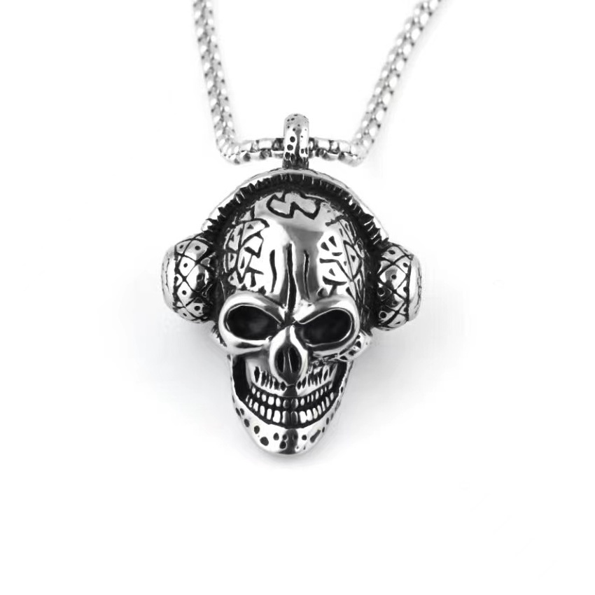 2023 New Stainless Steel Skull Necklace Retro Style Smile Tiger Personality Titanium Steel Pendant Wholesale