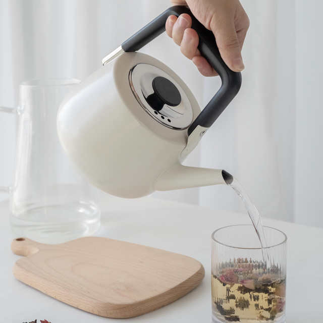 Factory wholesale black and white heat-resistant tea kettle with infuser insulated handle induction gas kettle