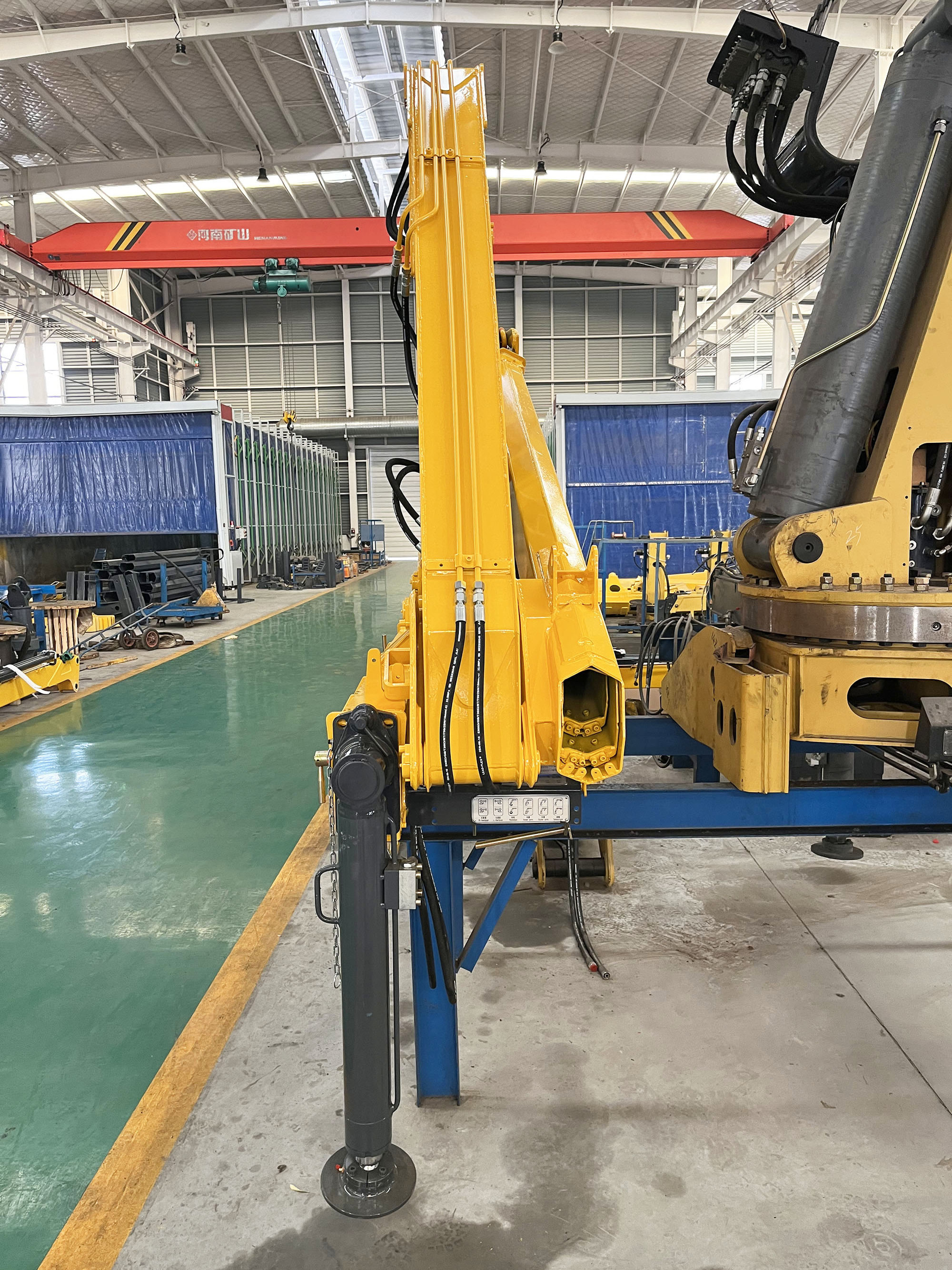 High Quality Pickup Mounted Crane Folding Arm Small 1.5 Ton 3 Ton Crane Truck In Turkey