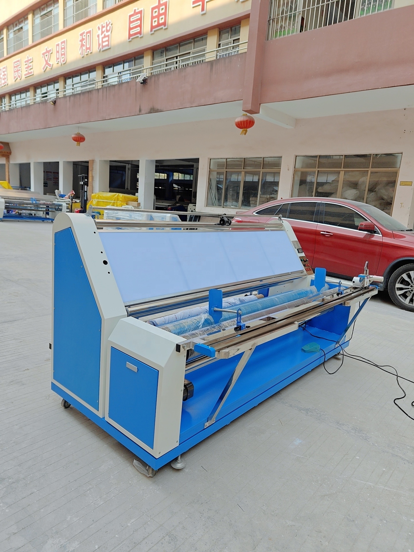 Fabric Rolling Machine with Edge Cutter