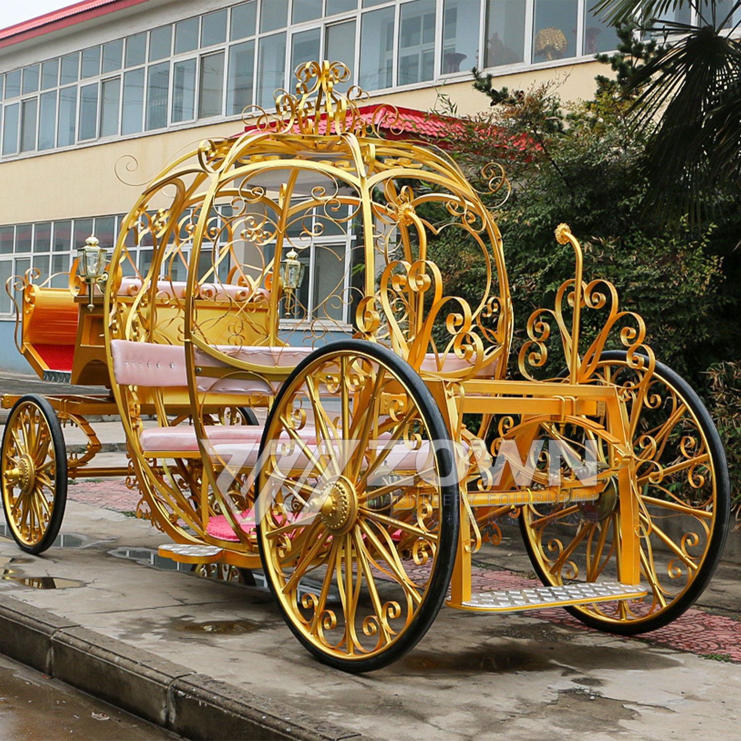 The latest style 4-wheel marathon carriage exhibition pumpkin carriage