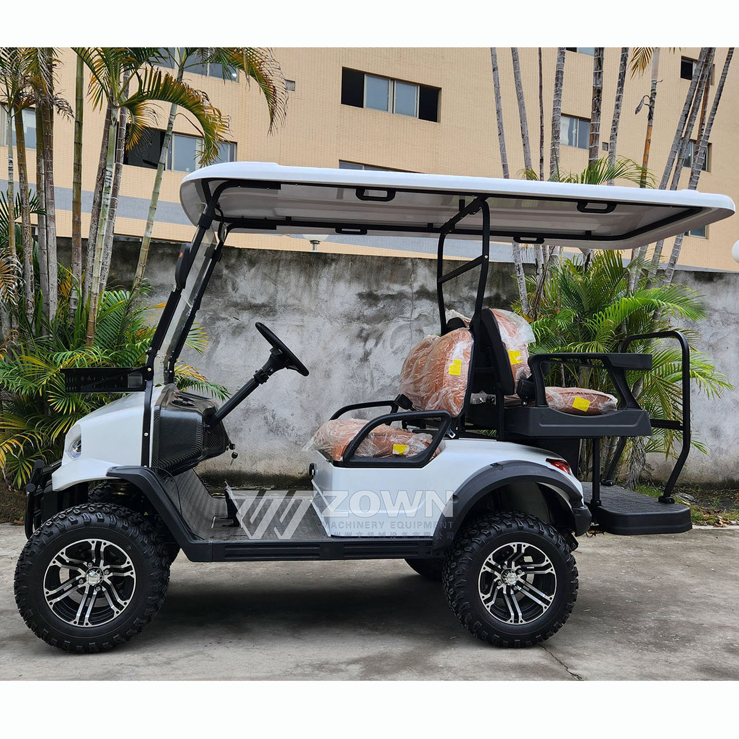 Customized stylish and comfortable golf club cart 2+2 seater electric golf cart