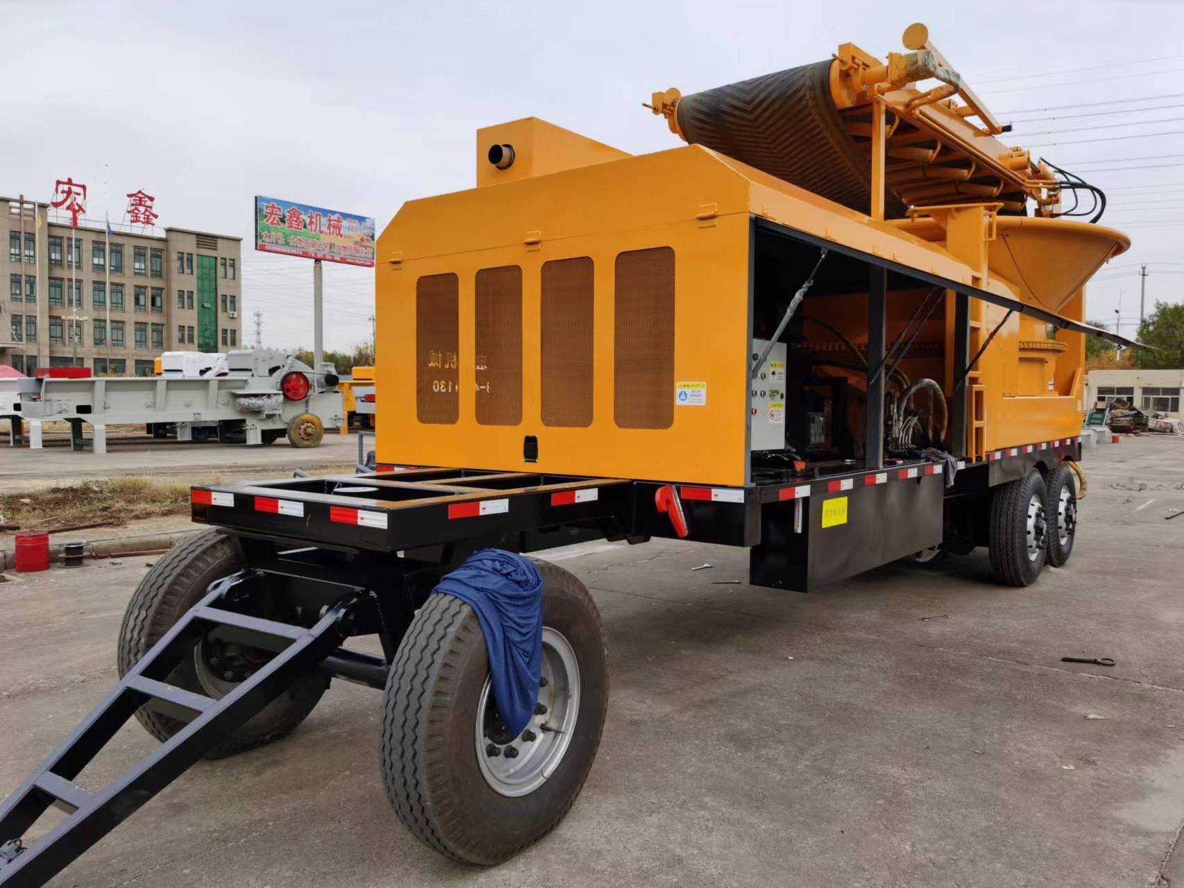 Tub Grinders for crushing tree root and wood log