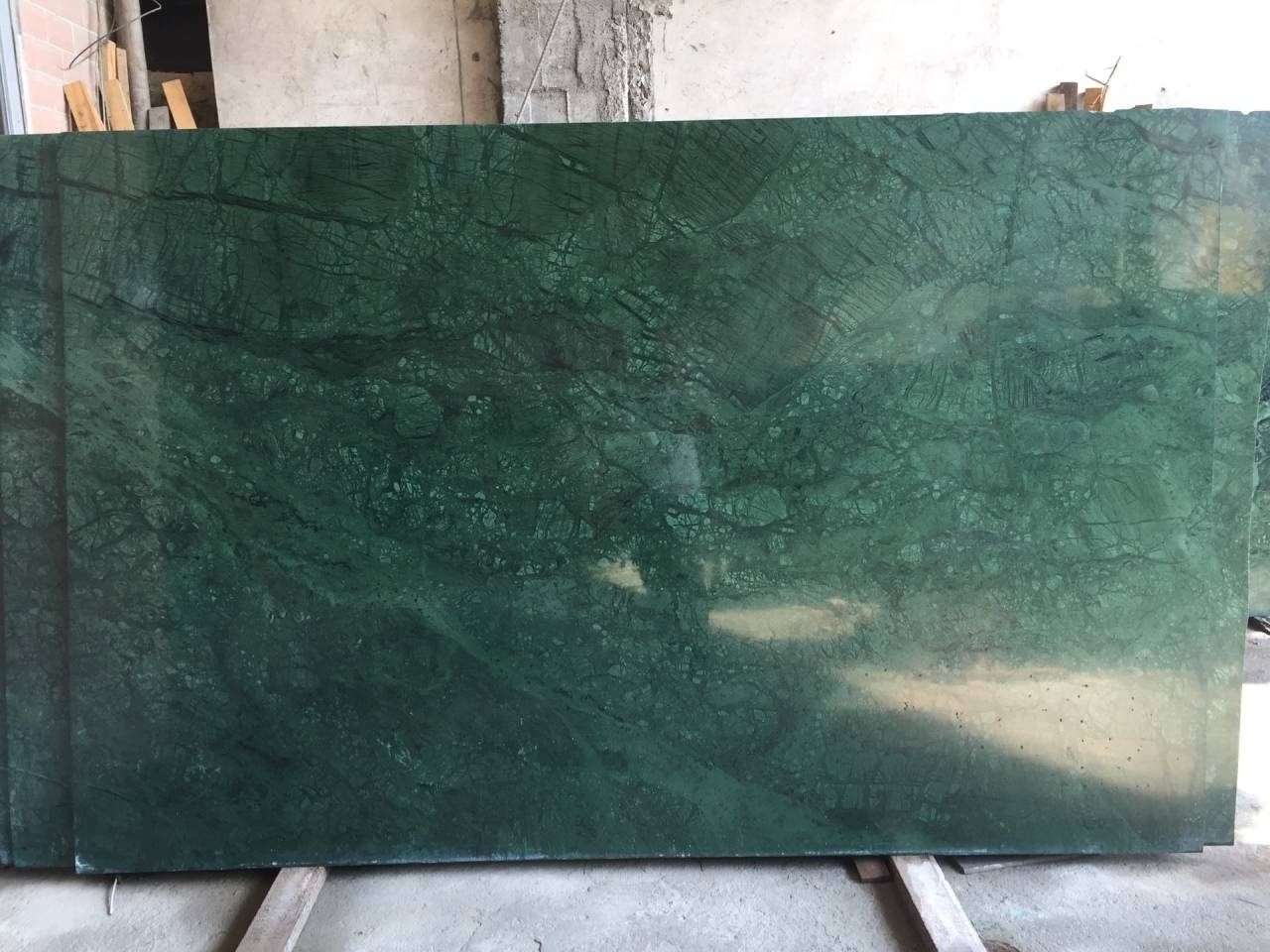 BOTON STONE Factory Natural Stone Emerald Green Kitchen Countertop Marble Stone Flooring Tile Indian Green Marble Slab