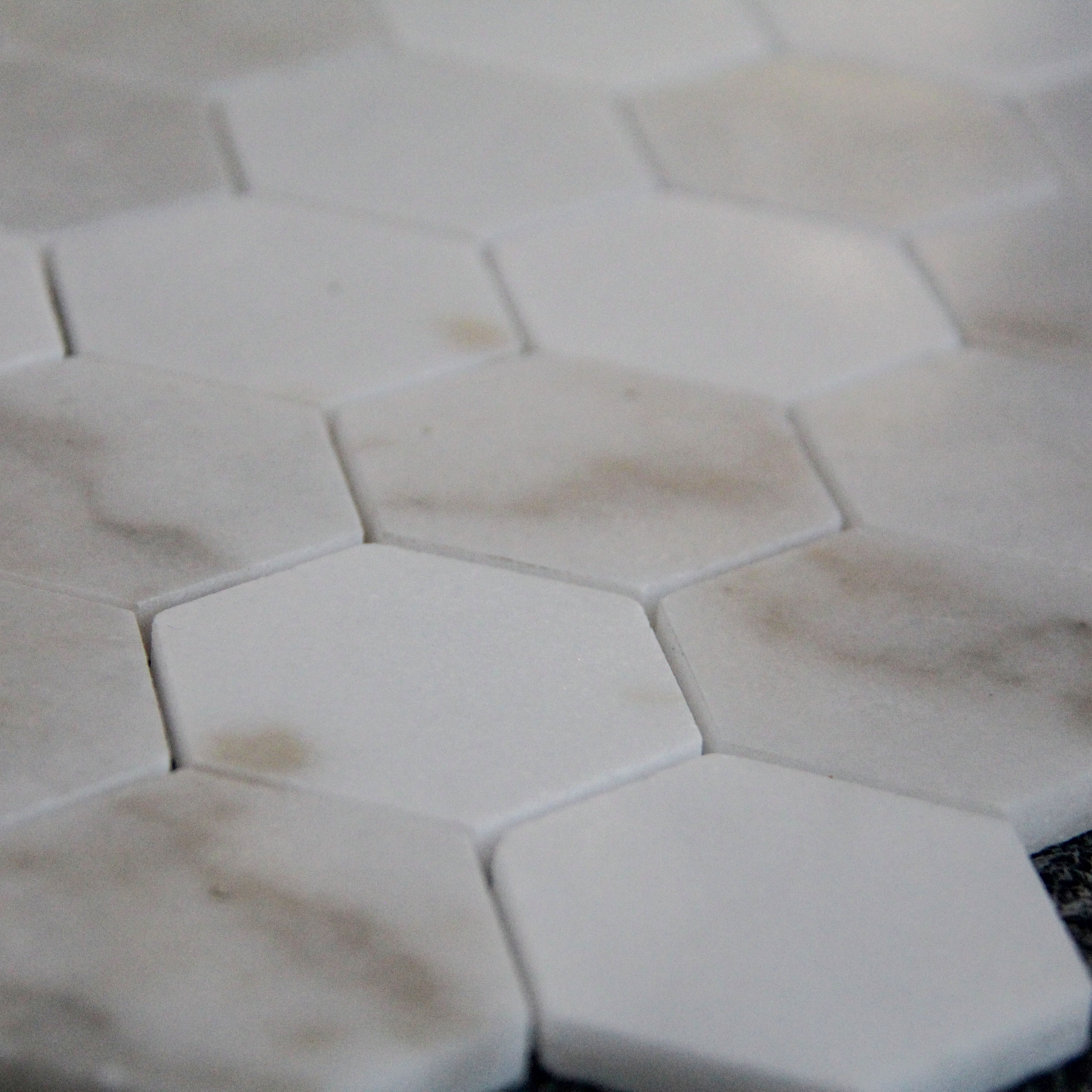 BOTON STONE Wholesale Valakas White Honeycomb Bathroom Backsplash Wall 3D Pattern Hexagon Marble Mosaic Tiles