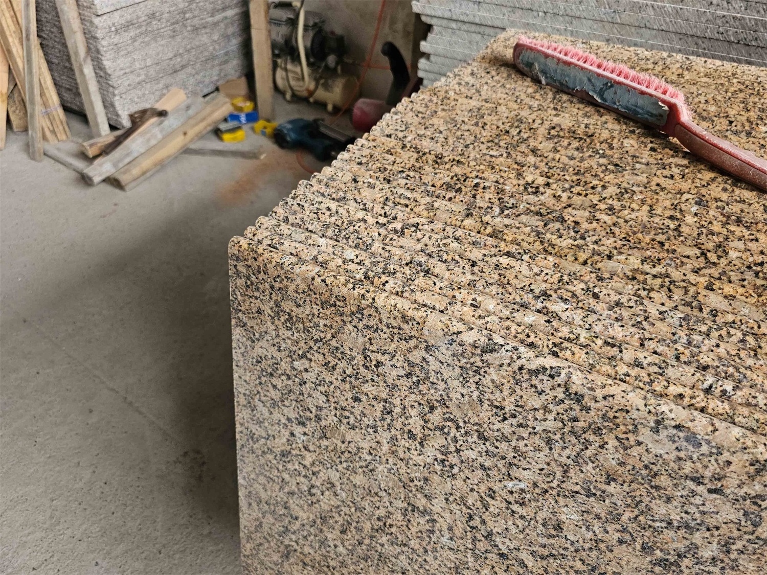 BOTON STONE Wholesale Price Natural Stone Countertop Slabs Gold Polished Granite Tile