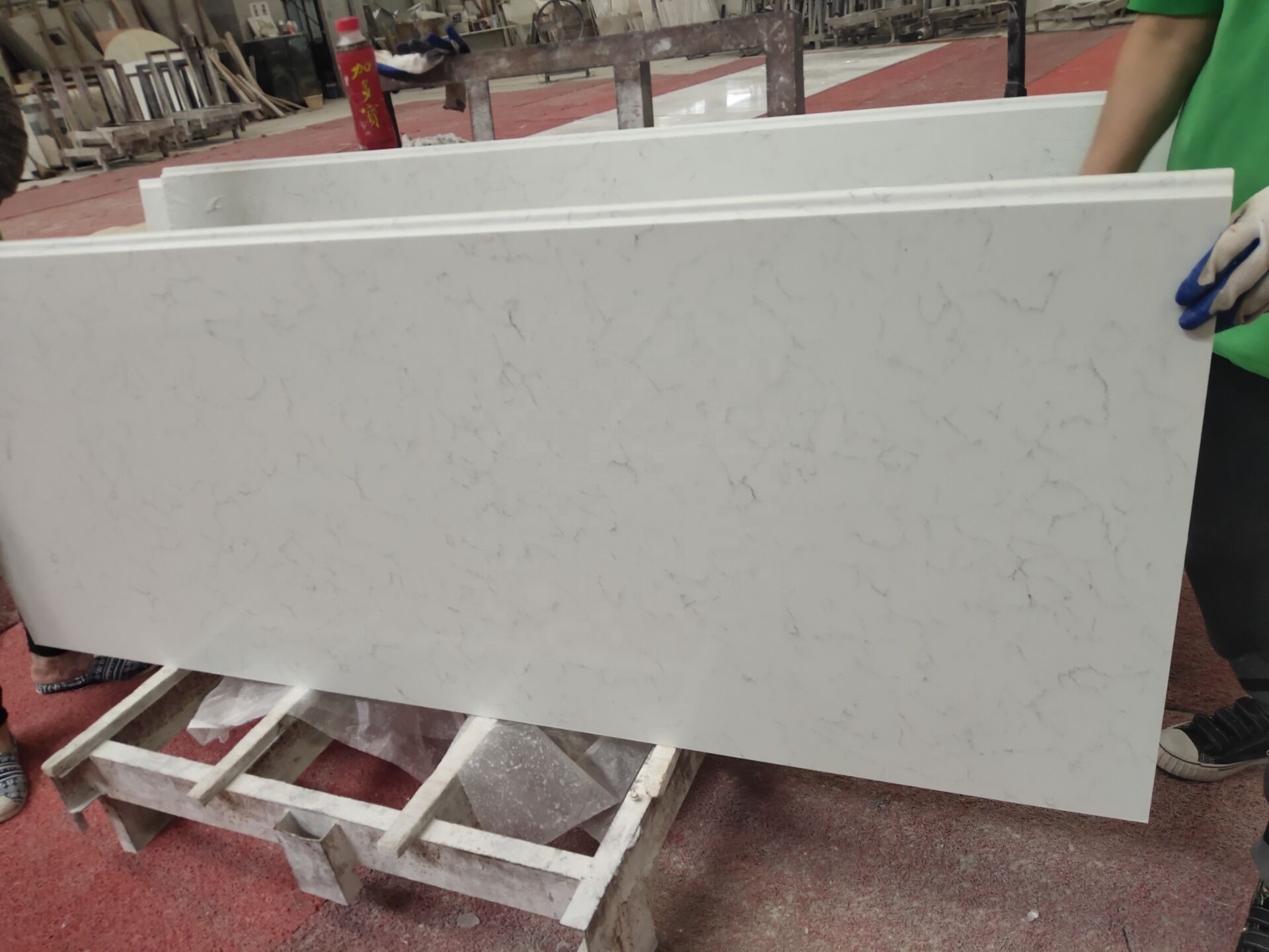 Artificial Stone Polished Modern Carrara White Quartz Kitchen Countertop Slabs