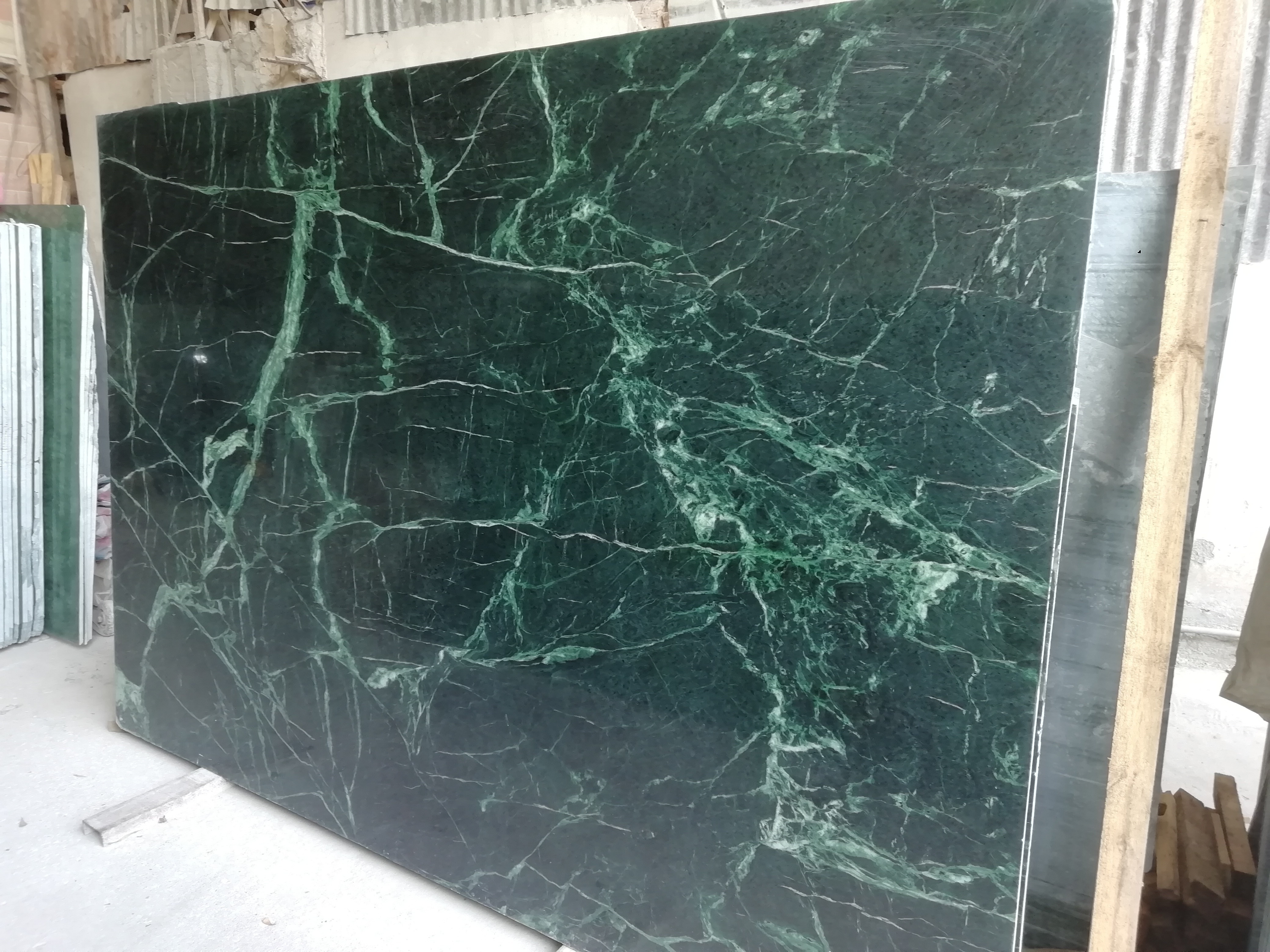 BOTON STONE Natural Green Marble Slabs Washroom Countertop Modern Foor Tiles Emerald Green Marble