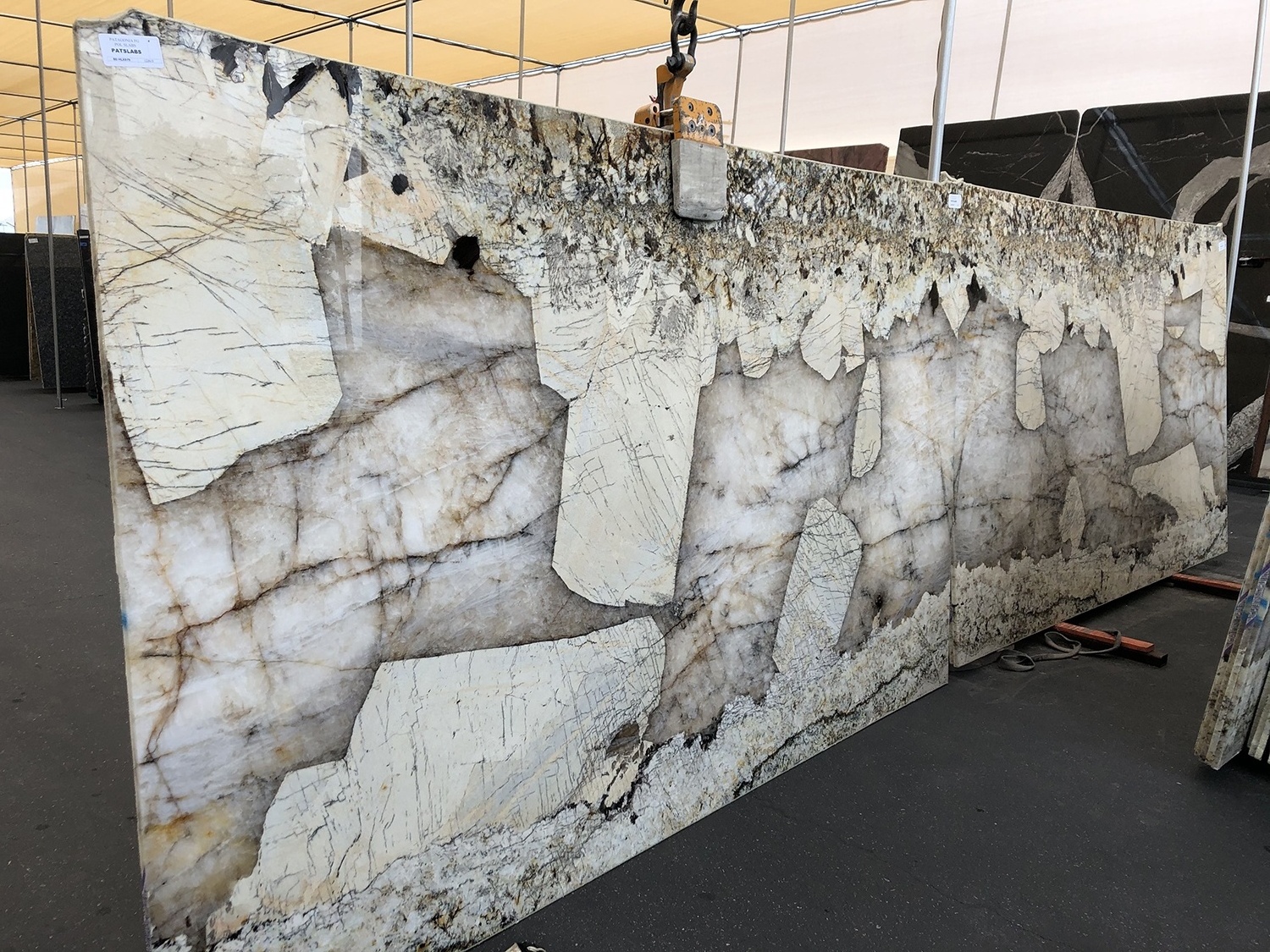 BOTON STONE Natural Stone Veneer Granite Tiles Brazilian Counter top Slab Patagonia Granite Price