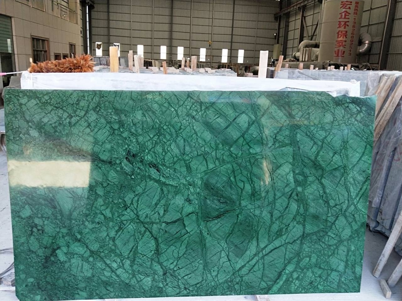 BOTON STONE Factory Natural Stone Emerald Green Kitchen Countertop Marble Stone Flooring Tile Indian Green Marble Slab