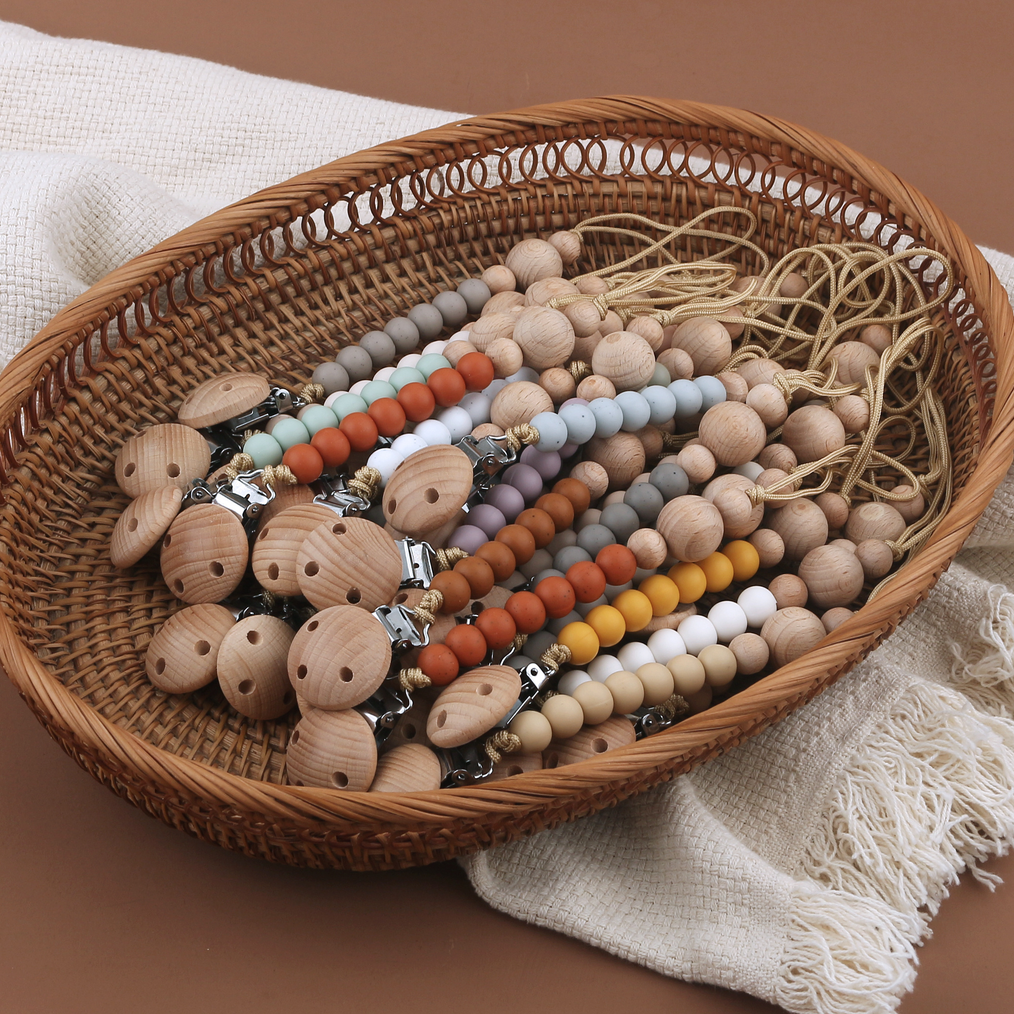 BPA Free Baby Feeding Wooden clips Silicone Beads Pacifier Clips Wood Baby Pacifier chain