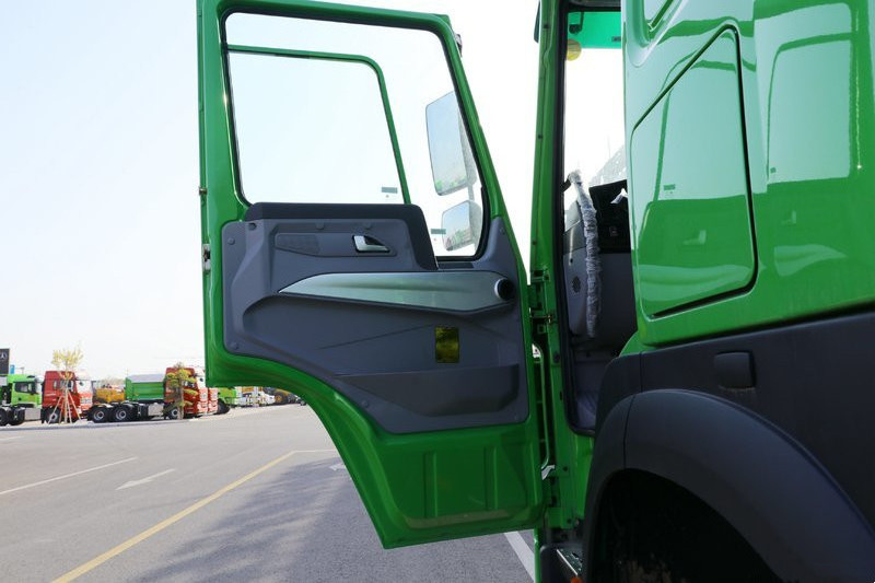 AZ1642210002 howo sinotruk 371 door