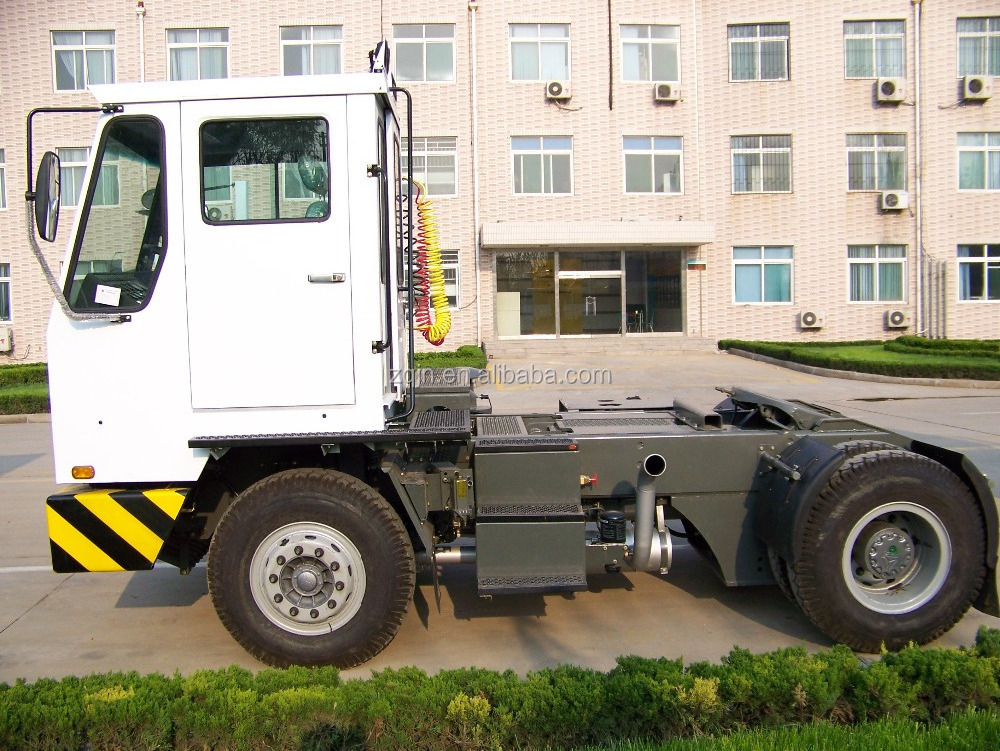 Low Price Sinotruk HOVA 4x2 Port Terminal Tractor Truck for Sale