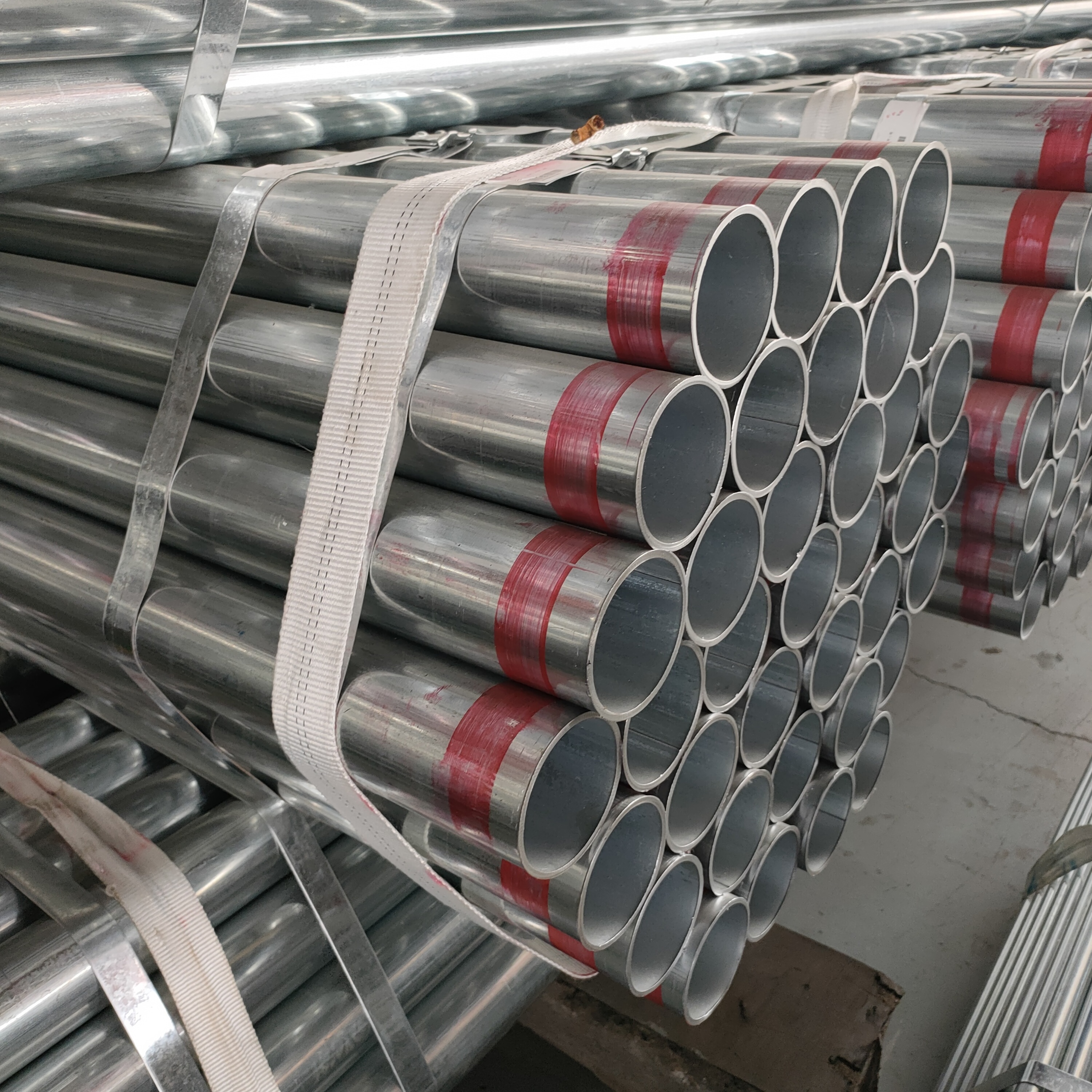 Good Quality Hot Dipped Large Diameter Galvanized Steel Round Pipe Cheap Prices