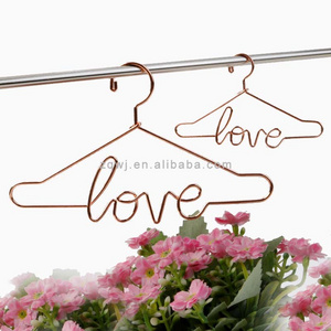 LOVE-shaped Letter Clothes Hangers Toy Hanger Mini Clothes Hanger for BJD Barbie Doll Wardrobe Baby Toddler Closet Accessories