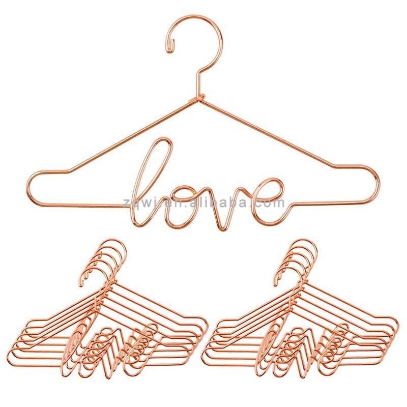 LOVE-shaped Letter Clothes Hangers Toy Hanger Mini Clothes Hanger for BJD Barbie Doll Wardrobe Baby Toddler Closet Accessories