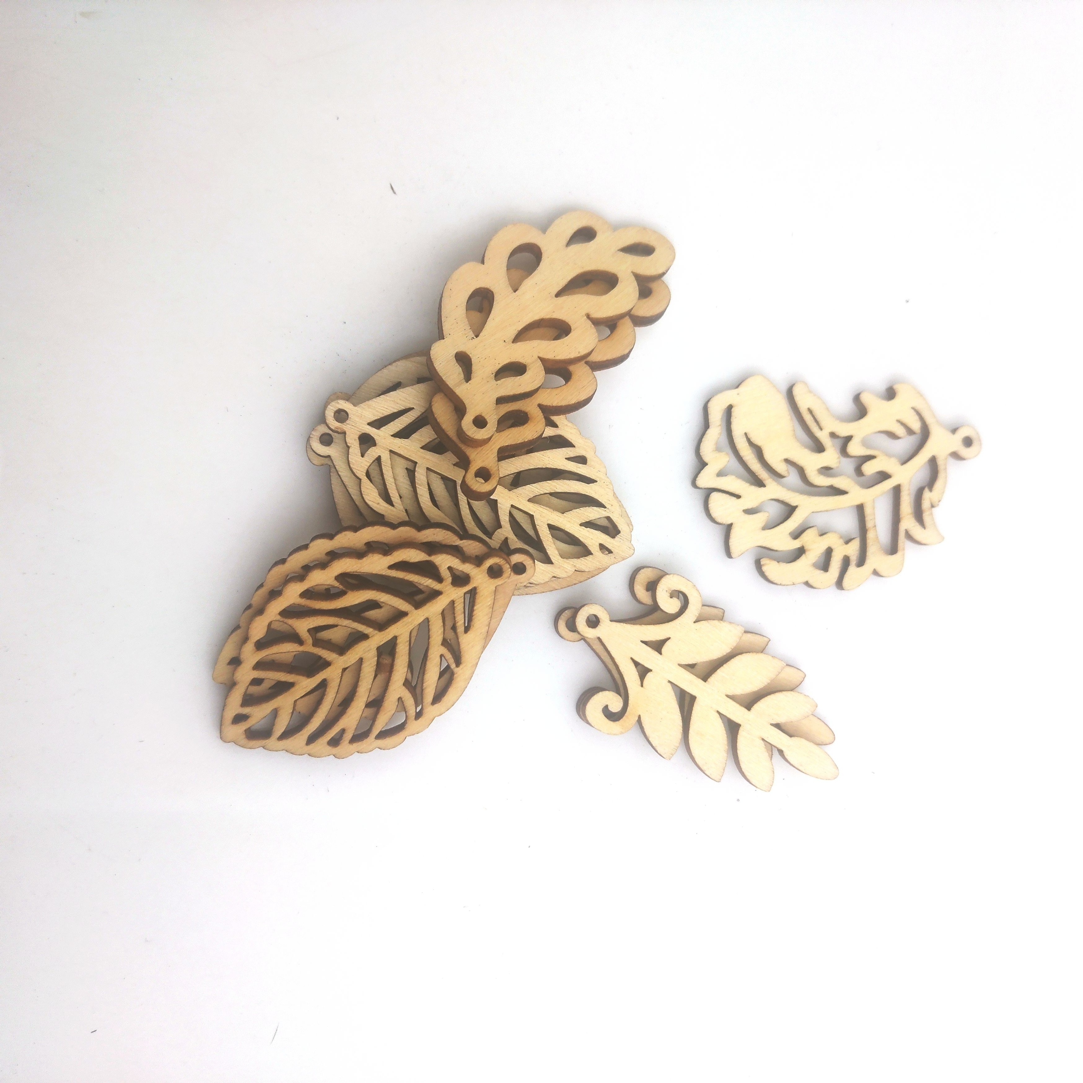 Wholesale Unfinished Cutout Wood Crafts DIY Leaves Ornaments For Decorations