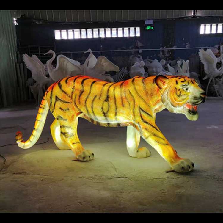 Christmas LED Holiday Decoration Outdoor Fiberglass Tiger 3D Sculpture Acrylic Animal Motif Lights For Amusement Theme Park