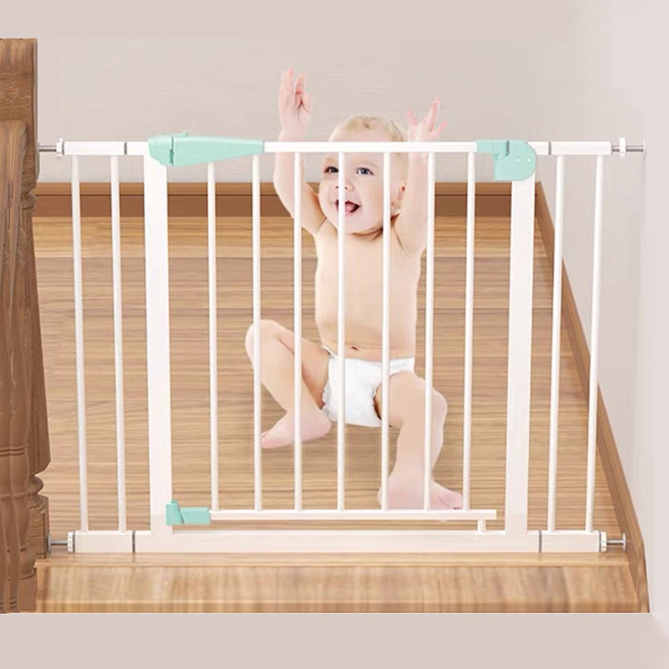 New Innovative babies products pet friendly baby gate for walk through baby safety gates