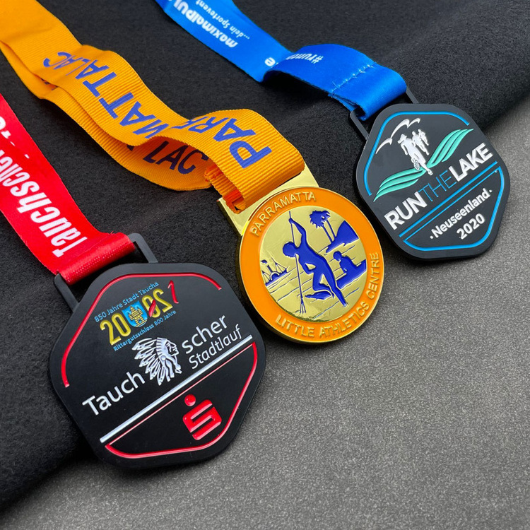 Wholesale gold zinc alloy sports medal with best quality fiesta trophy blank custom 3d metal marathon medal