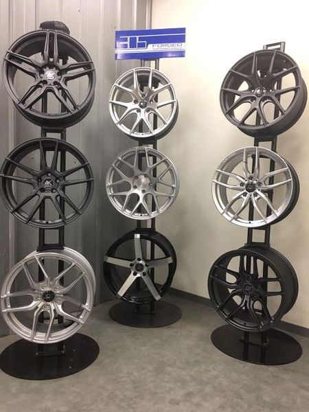 Simple metal wheel hub display rack wheel rim shelf double-sided hanging steel ring tire display stand