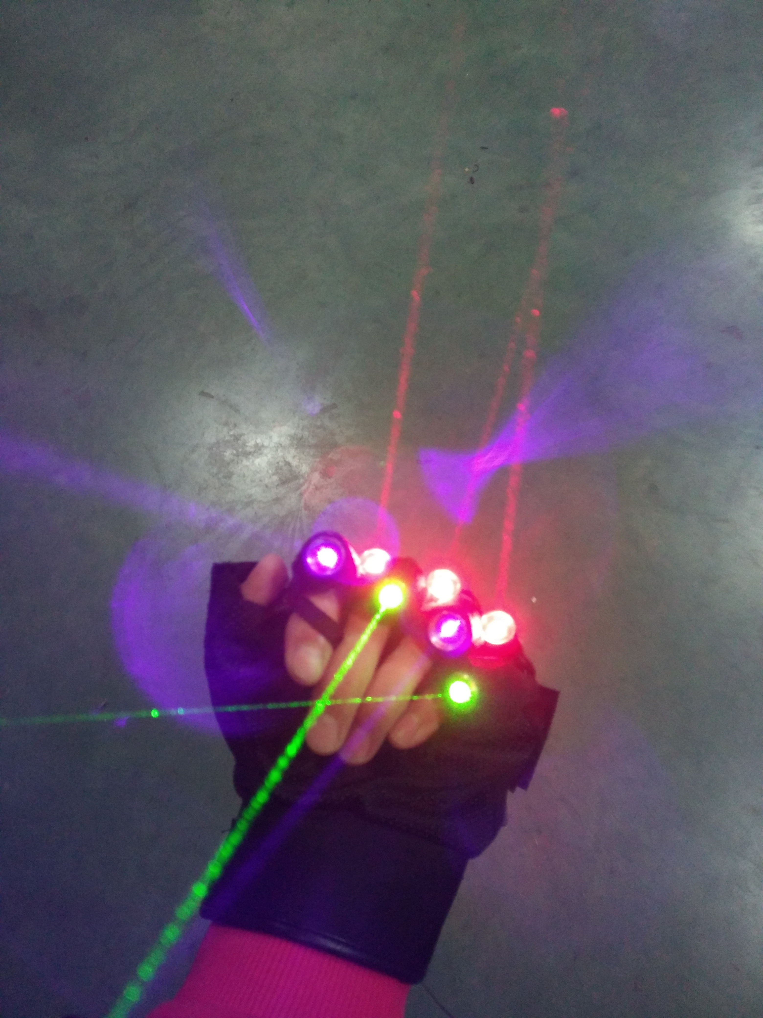 Laser Gloves With 7pcs Laser 2pcs Green +3PCS Red +2PCS Violet Bar KTV Nightclub  Stage DJ Club Party Show glove