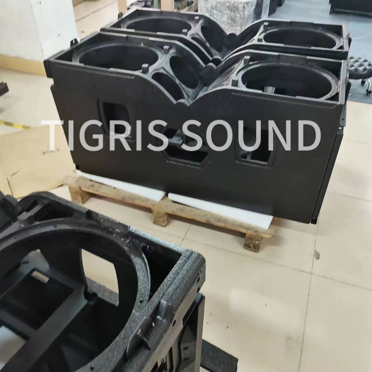 Loudspeaker VTX V25  dual 15 inch 3 ways passive line array speaker box professional stage speaker empty box