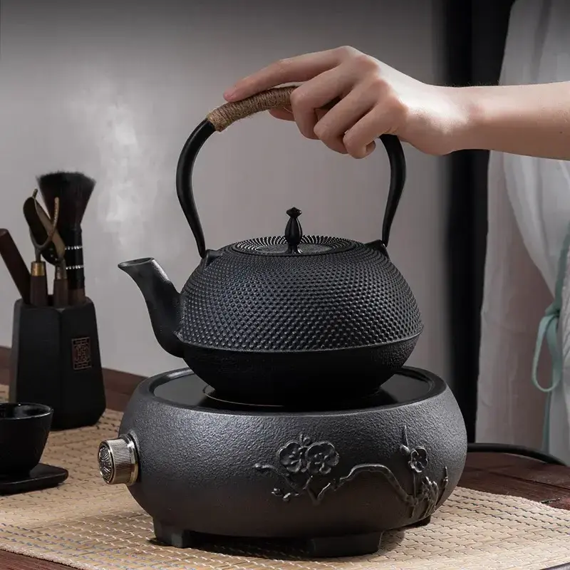 Cast Iron Teapot Thickening Manual Tea Kettle With Tea-Strainer Teapots Decorated With Traditional Patterns Water Pot Tea Set