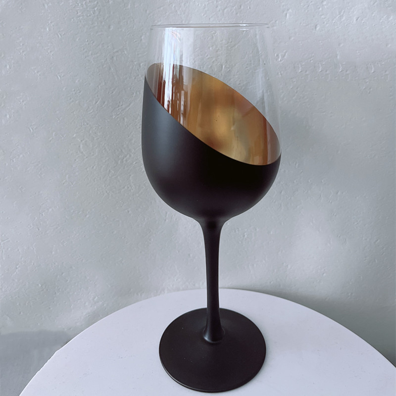 Modern Matte Black Gold Plating Goblet Wine Glass Elegant Glass Cups for Bar Party 16 oz Elegant Home Decorate Wine Glasses