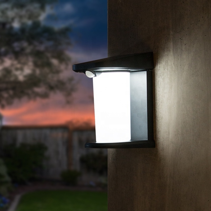 China New Design Modern Waterproof Interaction Security Fence Led Outdoor Garden Solar Powered Wall Motion Sensor Lamp