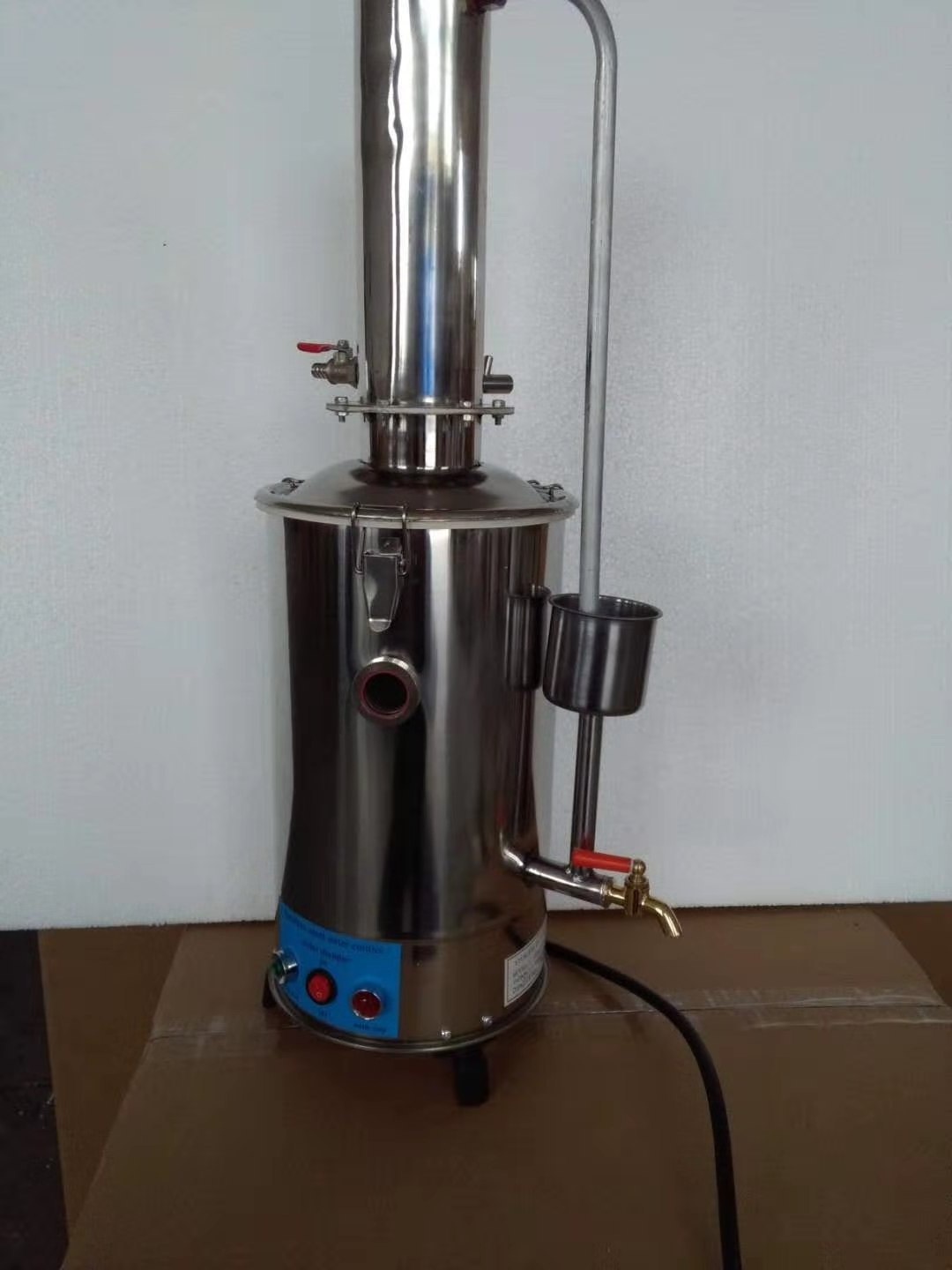 Water Distiling Apparatus Tower Type Electrically Heated 5L/10L/20L Stainless Steel Lab Water Distiller