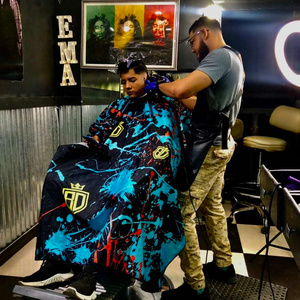 Barber cape Custom Logo Design Hair Salon Waterproof Barber Apron Beauty Salon Haircut Cloak Hairdressing Barber Cape